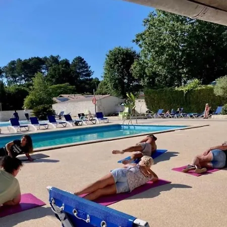 Mobil Spacieux Avec Terrasse Pour 6 Personnes - Api-1-52-1438 Camping Sainte-Eulalie-en-Born